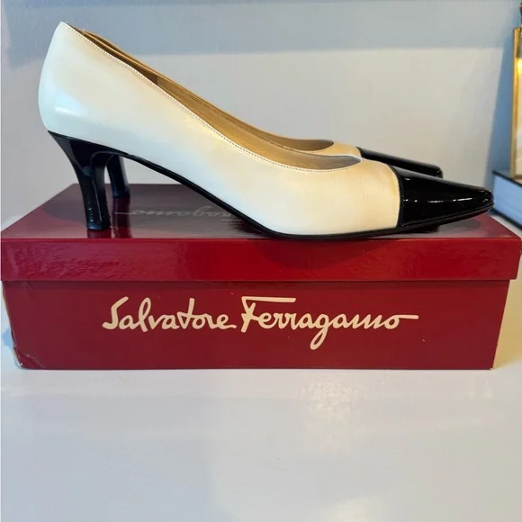 Salvatore Ferragamo Black and Cream Heels 9.5C - Picture 6 of 10